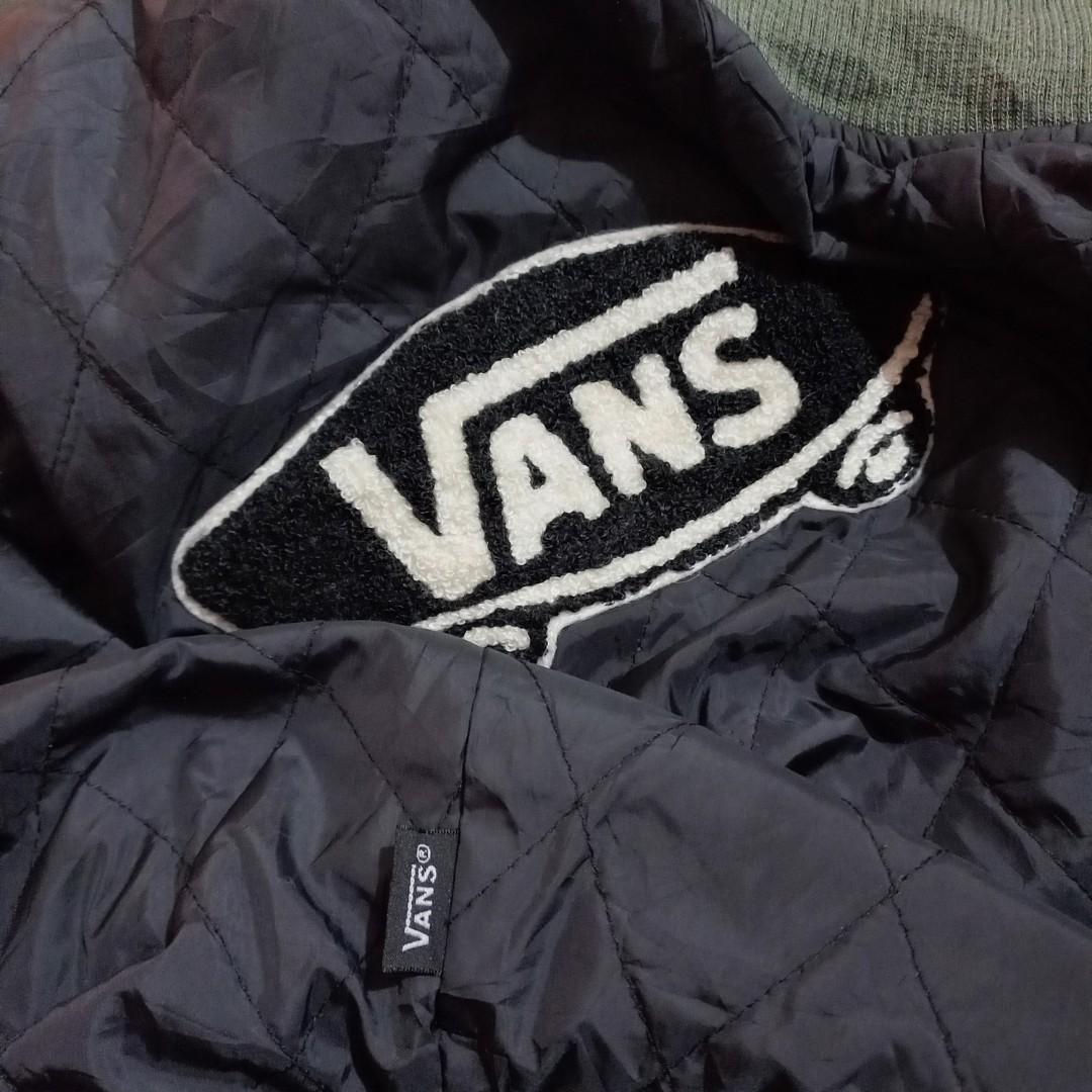 Harga jaket vans off the wall sales