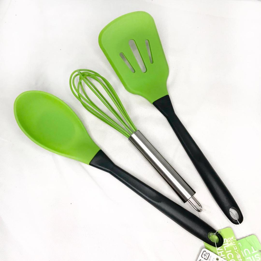 JAPAN SILICONE WHISK (Category: Bakeware) located in Manila. Submitted by ichealann (Listing ID 1177318767, Image 3). Description: JAPAN SILICONE WHISK ONLY @ P100 Non-stick, stain resistant odor resistant. High quality flexible Ideal kitchen tool because it is non-reactive and can be used in all types of pots and pans. They also won’t scratch other surfaces. 💯💯 GRAB YOURS NOW 💬 #OnlineTrendsMnl" .