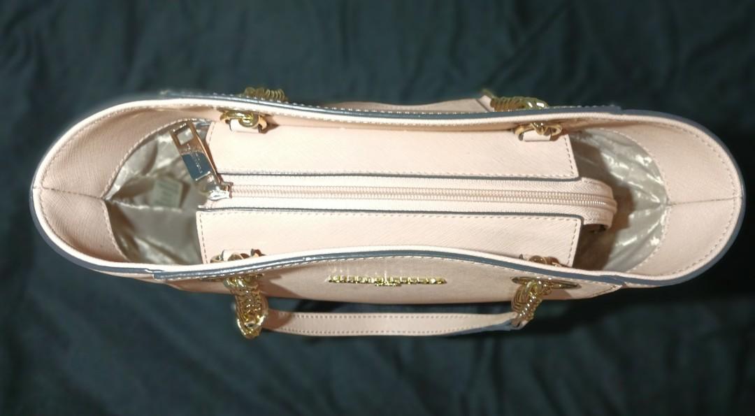 Karl Lagerfeld Paris Karolina Chain Tote Bag, Luxury, Bags & Wallets on Carousell