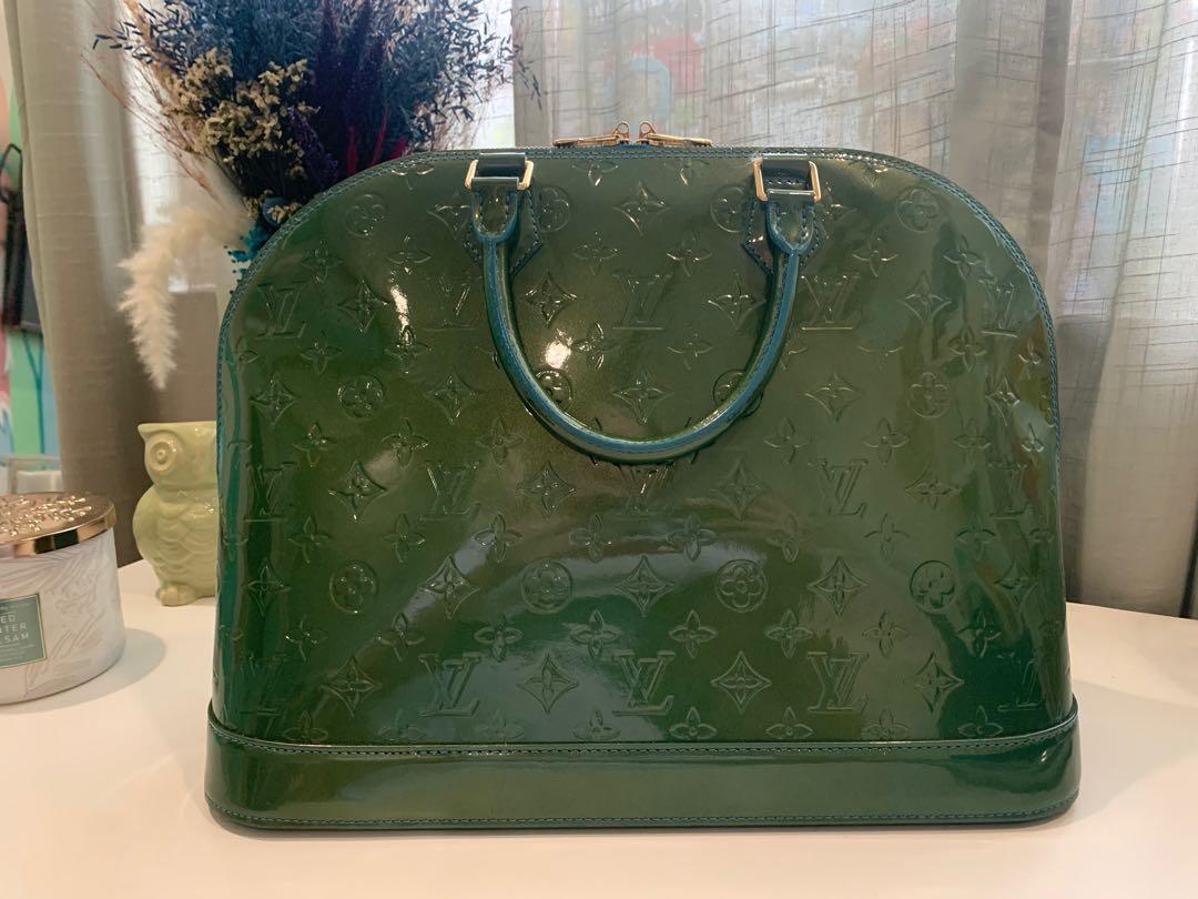 Louis Vuitton Alma GM Vernis (Category: Luxury Bags & Wallets) located in Quezon City. Submitted by beabuys (Listing ID 1177261460, Image 3). Description: Guaranteed Authentic Very good condition, just has some discoloration With dustbag, cards, and lockset NEGOTIABLE!.