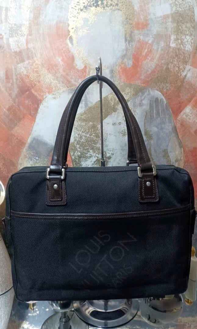 💜💕Lv Black Yack Damier Geant Document Business Laptop Bag (Category: Luxury Bags & Wallets) located in Quezon City. Submitted by wheremyheart_is (Listing ID 1045947624, Image 1). Description: *very hard to come, well-loved con.,sign of usage, fold creases & minimal scuffs hence selling low, black canvas with leather, large sized,pls.self authenticate..timeless unique biz buddy.