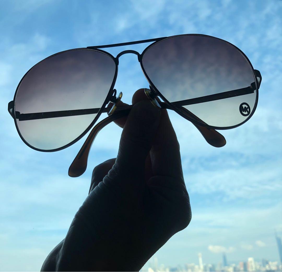 Michael kors aviator sunglasses blue best sale