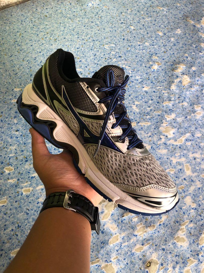 Mizuno wave inspire 13 discount gold