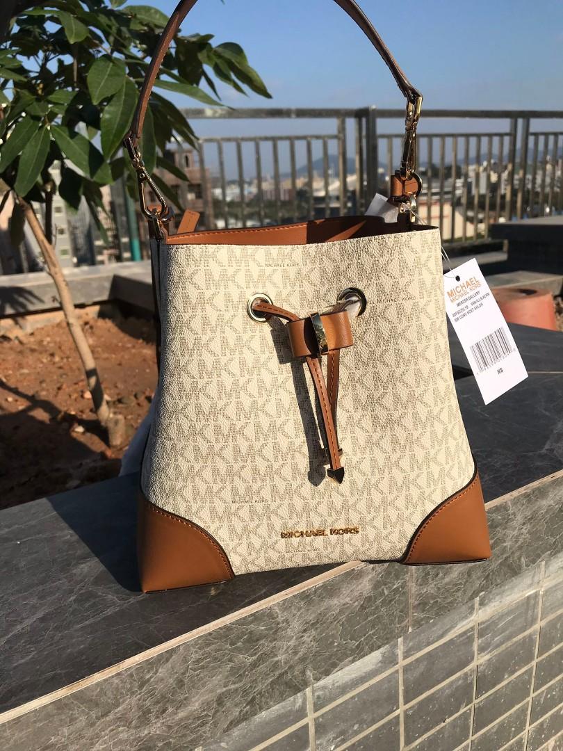 MK Michael Kors Mercer gallery bucket bag Women s Fashion Bags