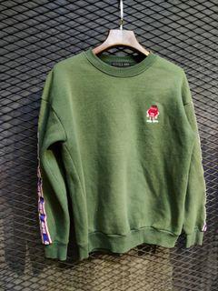 M&M SWEATSHIRT