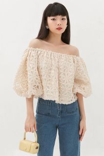 (Category: ) located in . Submitted by closet_cleanse (Listing ID 1177383033, Image 1). Description: .