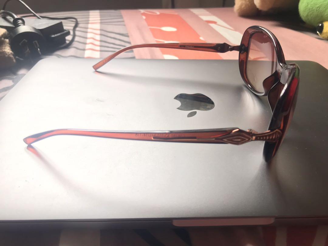 Mossimo Brown Shades / Sunglass (Category: Sunglasses & Eyewear) located in Quezon City. Submitted by shiegarcia22 (Listing ID 1177433904, Image 3). Description: Frame only, lenses have grade No flaws.