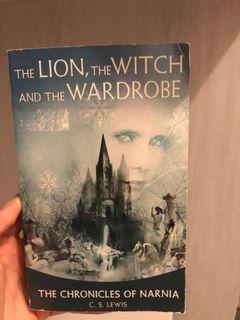 Narnia story book 英文書