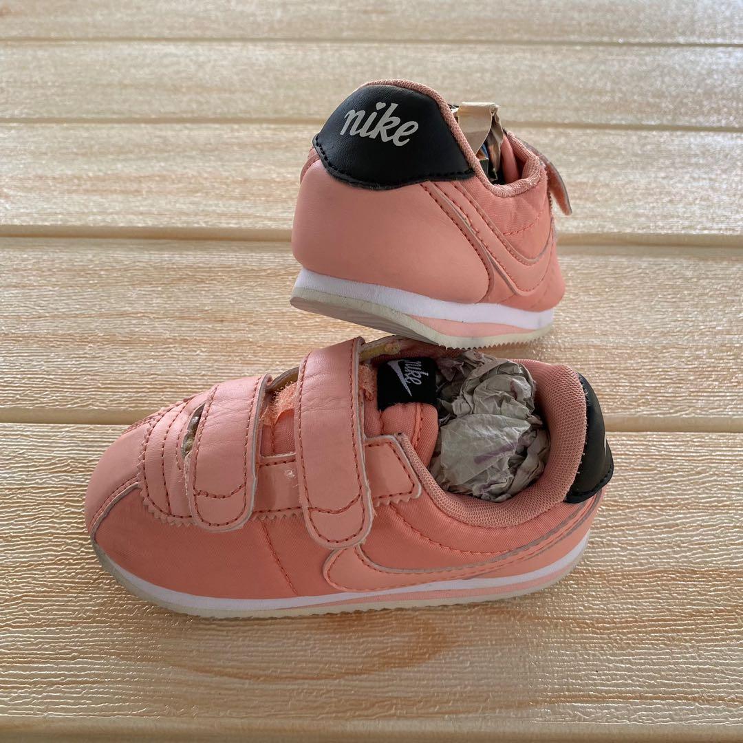 Coral nike cortez top