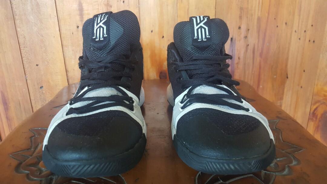 Kyrie shop 3 tuxedo