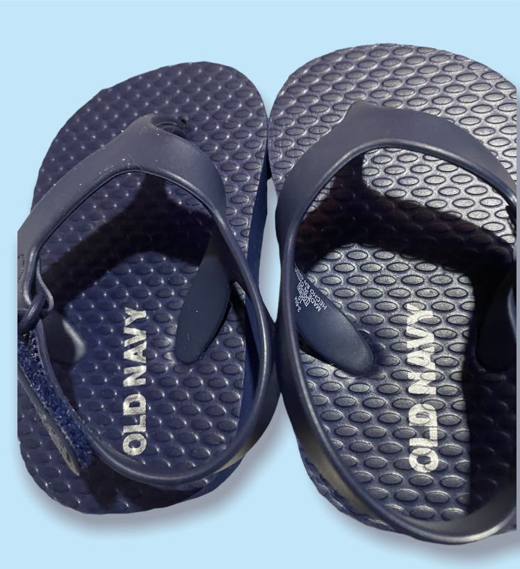 Old navy best sale slippers for baby