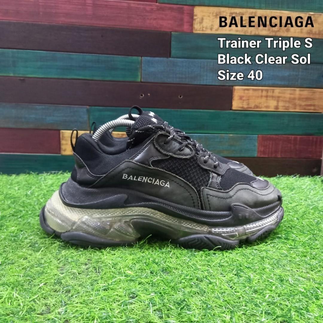 balenciaga trainer triple s