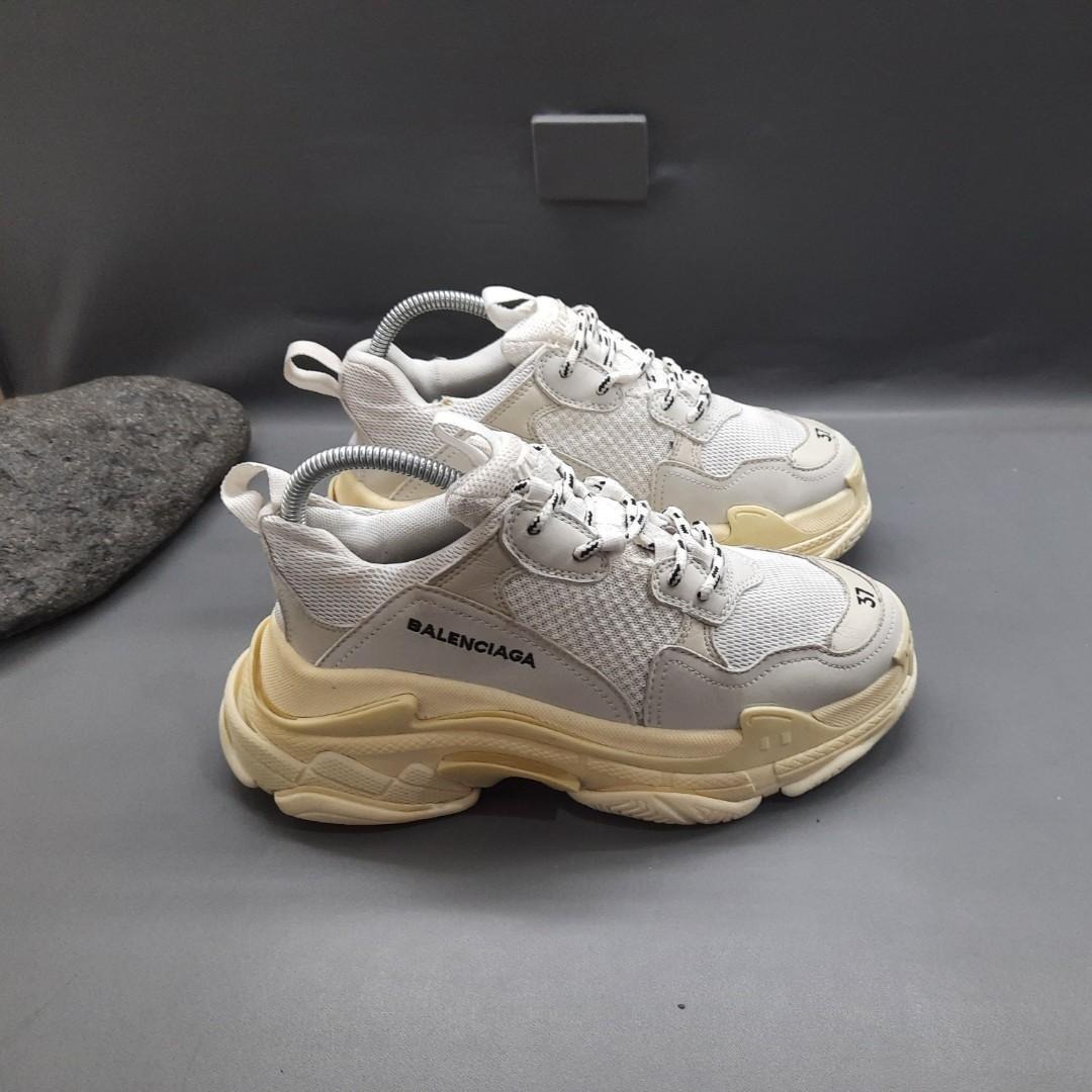Harga Sepatu Balenciaga Balenciaga Triple S 33 Sepatu Balenciaga