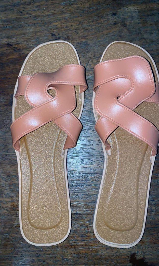 Shopee sandals (Category: Flats & Sandals) located in Quezon City. Submitted by pivotyellowdeclutter (Listing ID 1177285537, Image 1). Description: Not used.