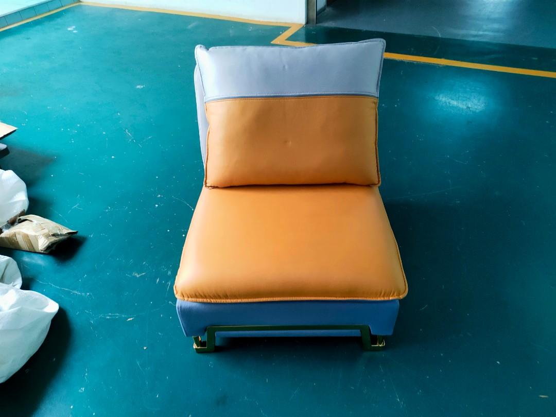 sofa 100 on Carousell