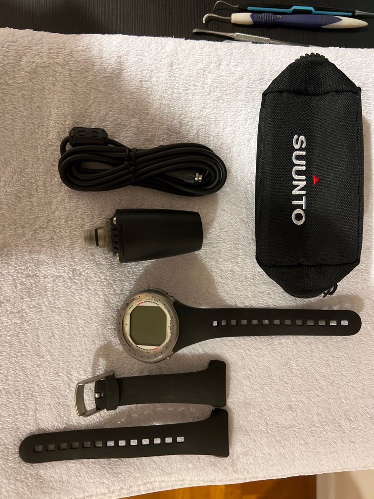 Suunto D9 - diving watch with Wireless tank pressure transmitter ...