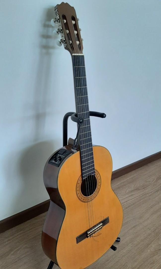 Takamine EG 124 Classical electric guitar