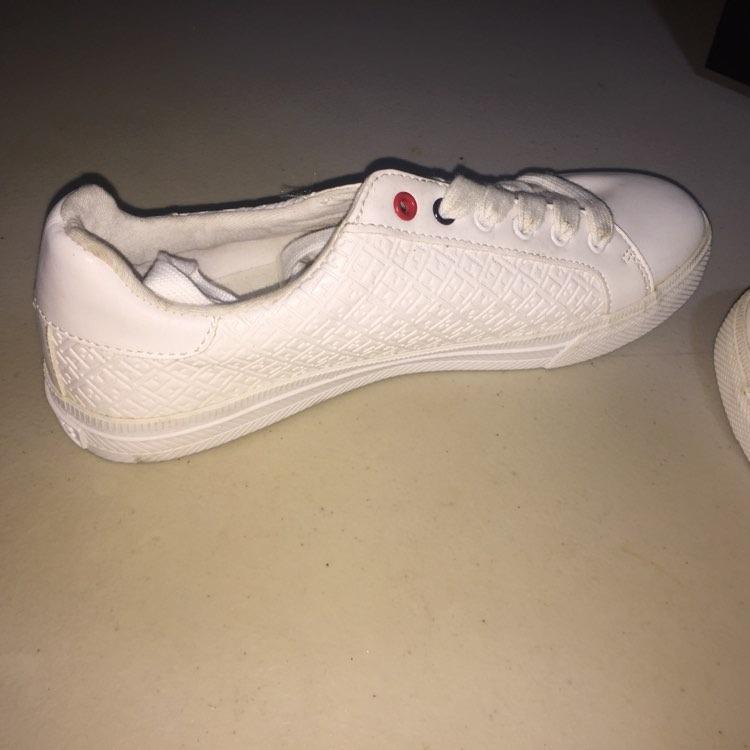TOMMY HILFIGER LEXX WHITE SNEAKERS RUBBER SHOES Women