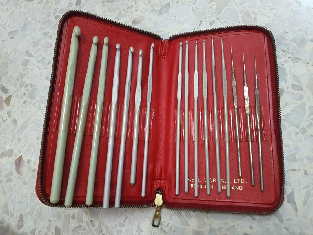 Vintage Crochet Hooks, Hobbies & Toys, Stationery & Craft, Craft