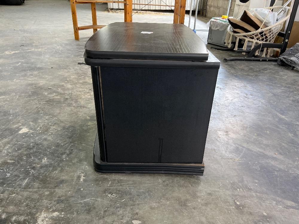 Wooden Small TV with 2 Glass Swing Door / TV Kecil Kayu