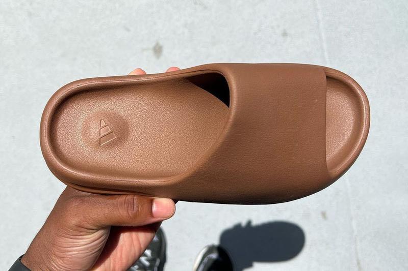Yeezy Slides Flax, Men's Fashion, Footwear, Sneakers on Carousell