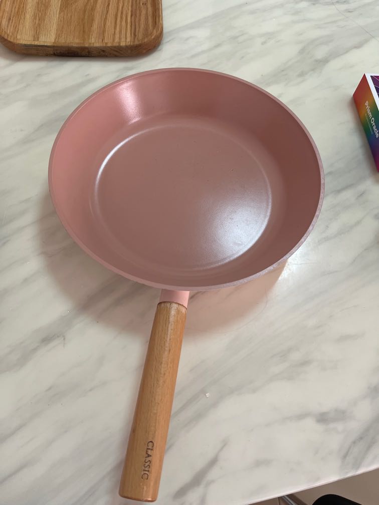 28cm coated Frying pan Korean brand (neoflam), Furniture & Home Living