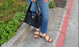 古董香奈兒 黑金Kelly 雙C logo肩背包 荔枝皮 腋下包