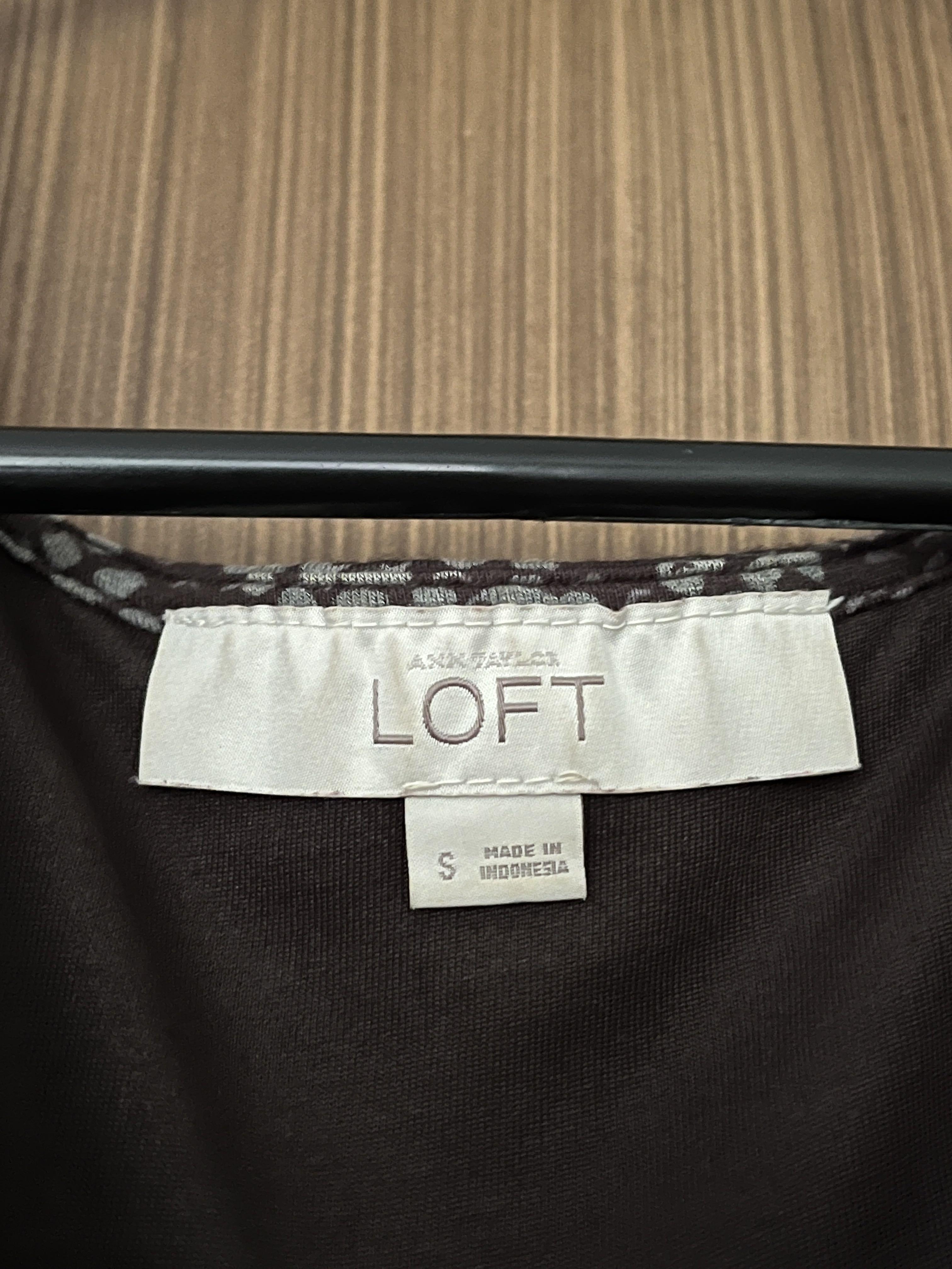 Ann Taylor Loft tie wrap dress (Category: Dresses) located in Marikina City. Submitted by m.wardrobeph (Listing ID 1177580740, Image 2). Description: V-neck, tie wrap dress.