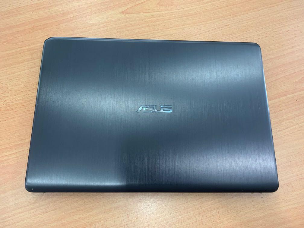 Asus VivoBook S15-S530U 15.6 FHD Intel Core i5 8250u 256GB SSD