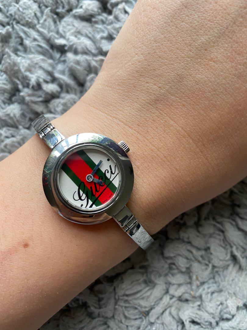 Gucci 105 watch top