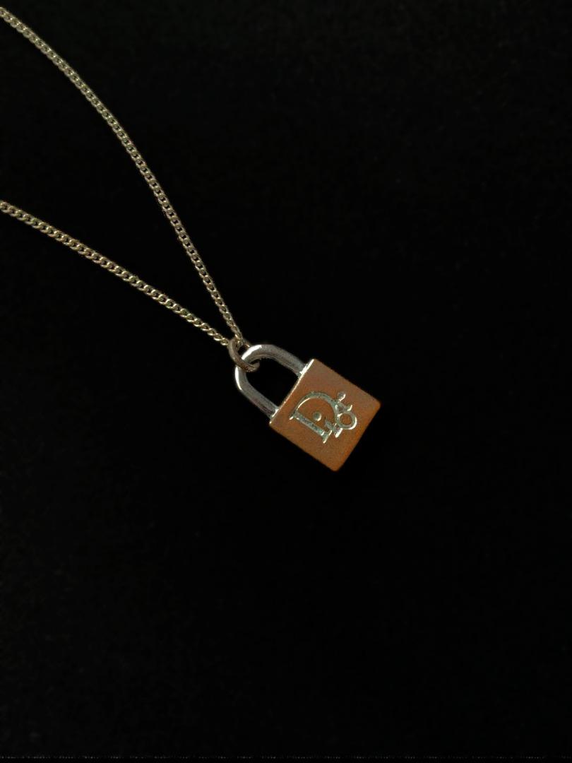 Christian dior new arrivals lock necklace
