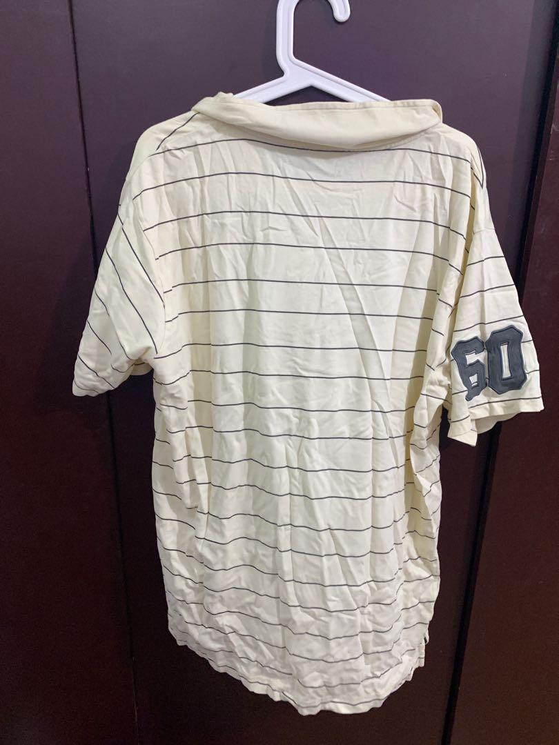 Beige LONSDALE Polo Shirt (Category: Tshirts & Polo Shirts ) located in Makati City. Submitted by thelevatron (Listing ID 1177527995, Image 2). Description: Beige LONSDALE Polo Shirt Size: XL on tag (21x27) Condition: 9/10 Price: PHP 150 + SF.