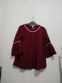 Blouse maroon terompet