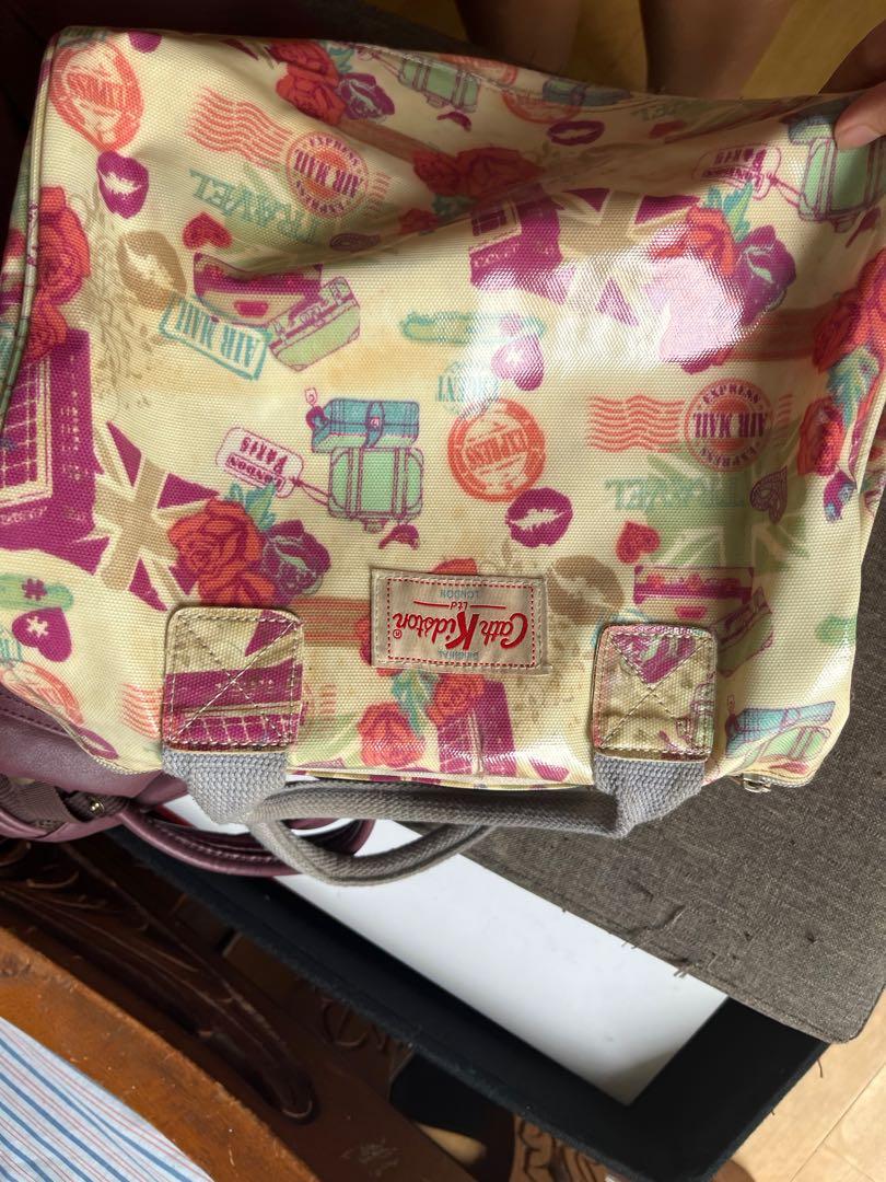 Cath Kidston Bag (Category: Luxury Bags & Wallets) located in San Jose del Monte. Submitted by agoraartmarket (Listing ID 1177481085, Image 1). Description: Original but used Signs of use.