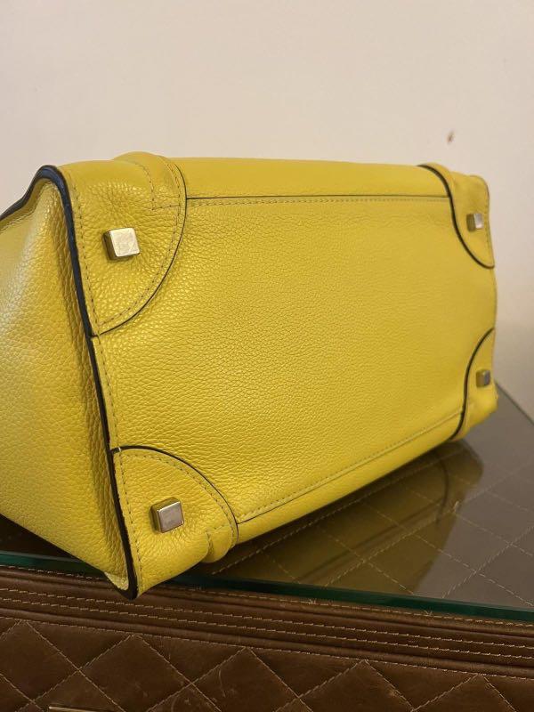 Celine luggage medium size (Category: Luxury Bags & Wallets) located in San Juan City. Submitted by andygirl888 (Listing ID 1177578342, Image 2). Description: In grained leather Medium size .