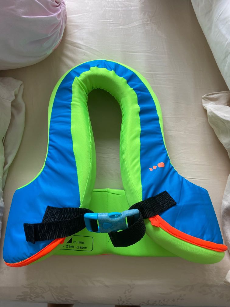 Decathlon SWIMVEST+ Swim Vest 2535 kg BlueGreen, Babies & Kids
