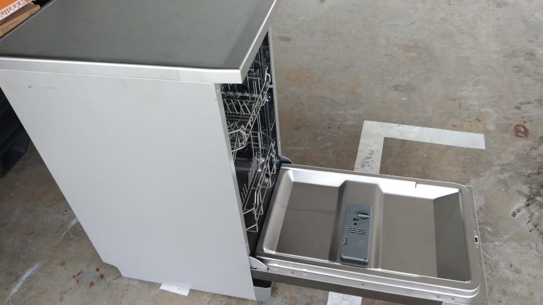 Delonghi dishwasher, TV & Home Appliances, Kitchen Appliances