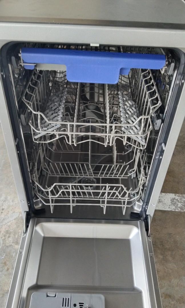 Delonghi dishwasher, TV & Home Appliances, Kitchen Appliances