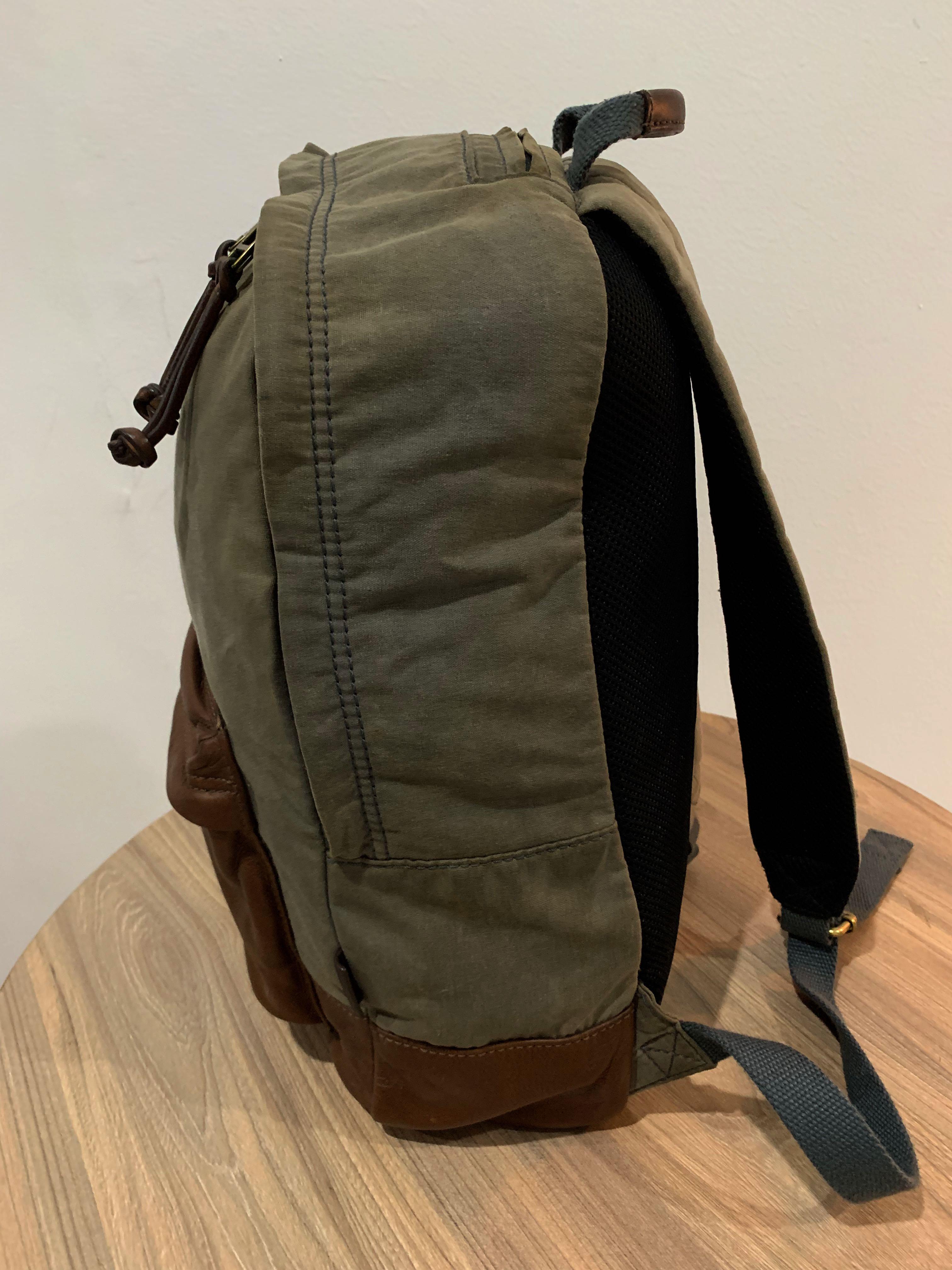 Fossil Buckner Backpack, Barang Mewah, Tas & Dompet di Carousell