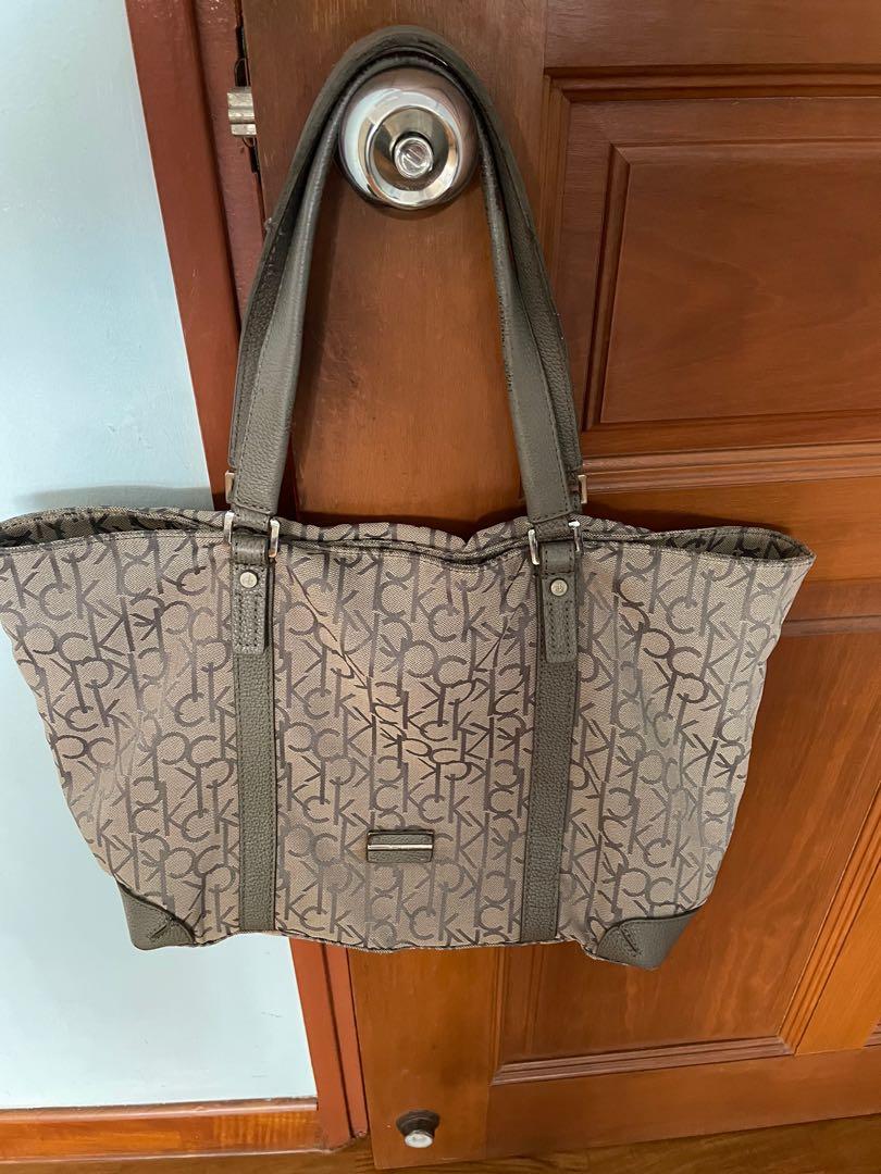 Grey Calvin Klein bag, Women's Fashion, Bags & Wallets, Shoulder Bags on  Carousell