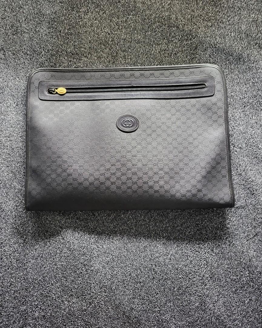Gucci Envelope Case Vintage (Category: Luxury Bags & Wallets) located in Taguig. Submitted by jbsmen (Listing ID 1177581001, Image 1). Description: Vintage. Legit and Authentic. No tag inside or date code since the previous owner removed it due to sticky lining. In very good condition..
