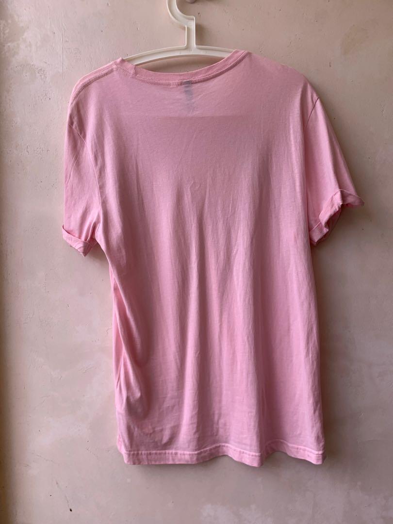 H&M pink tee (Brand New) (Category: Tshirts & Polo Shirts ) located in Nagcarlan. Submitted by MidGame (Listing ID 1157016095, Image 3). Description: Size: W18 L26 Small on tag Condition: 10/10 Brand new never been used Payment via Gcash #genzboss.