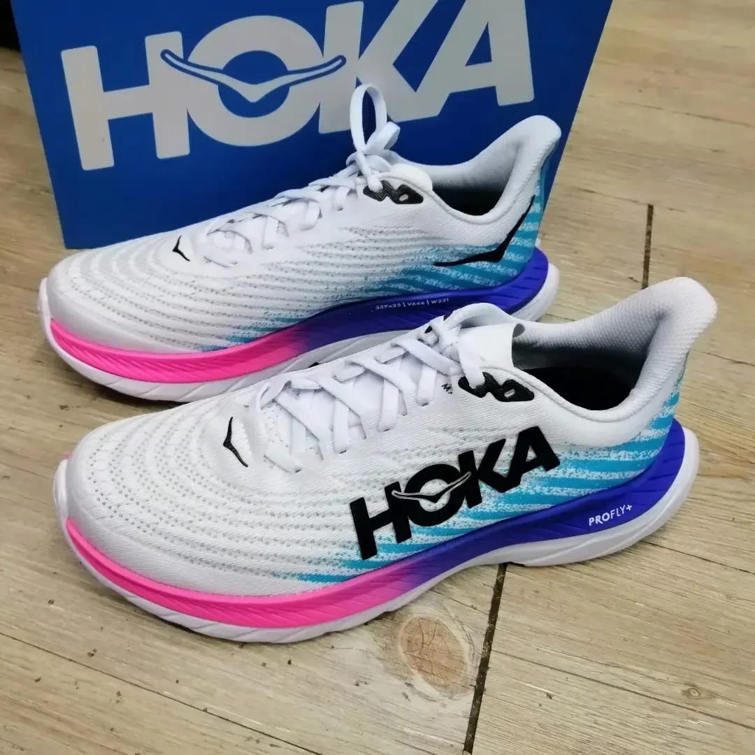 代購Hoka One One Mach 5白粉紅藍色男裝跑步鞋, 男裝, 鞋, 波鞋- Carousell