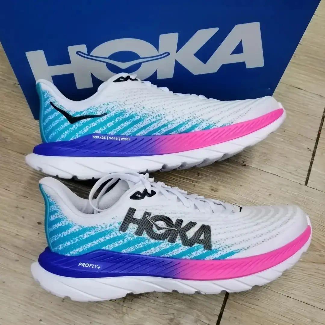 代購Hoka One One Mach 5白粉紅藍色男裝跑步鞋, 男裝, 鞋, 波鞋- Carousell
