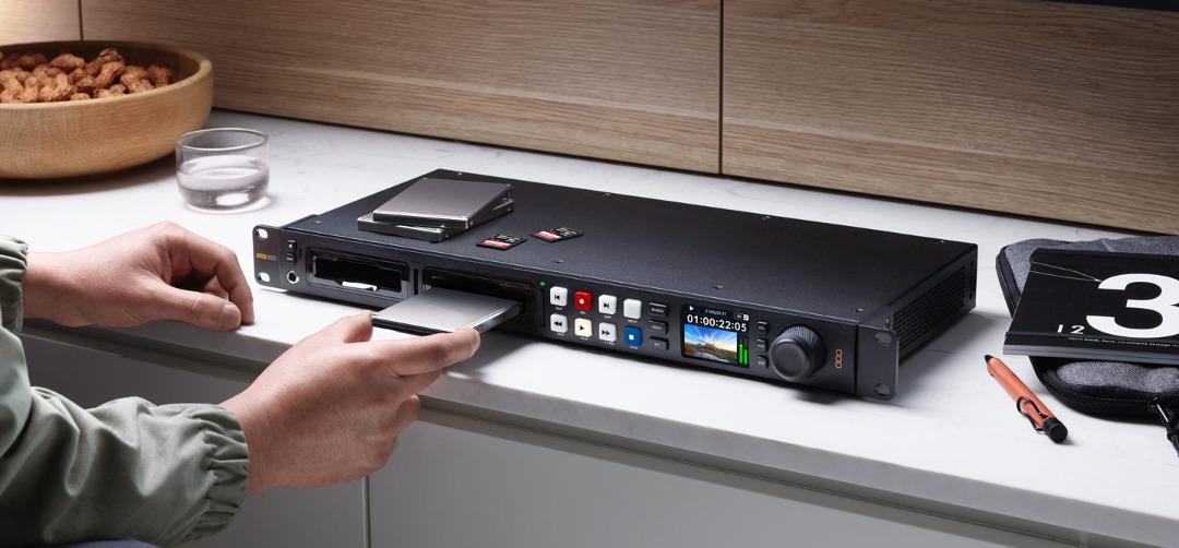 HyperDeck Studio HD Pro (Category: CDs & DVDs) located in Singapore. Submitted by cooldealphoto (Listing ID 1177467145, Image 2). Description: Connections SDI Video Inputs 1 SDI Video Outputs 2 SDI Monitor Outputs 1 SDI Rates 270Mb, 1.5G, 3G, 6G. HDMI 2.0 Video Inputs 1 HDMI 2.0 Video Outputs 1 Built in Speaker Mono Audio Output 1 x 6.35 mm headphone jack. Screen 2.2 inch LCD. Timecode Connections 1 x XLR In, 1 x XLR Out. Reference Connections 1 