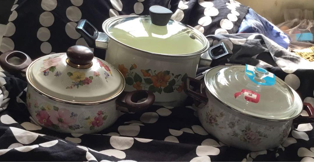 Kitchen ware (Category: Cookware & Accessories) located in Las Pinas. Submitted by starlacollection (Listing ID 1177443009, Image 1). Description: Casserole from japan .