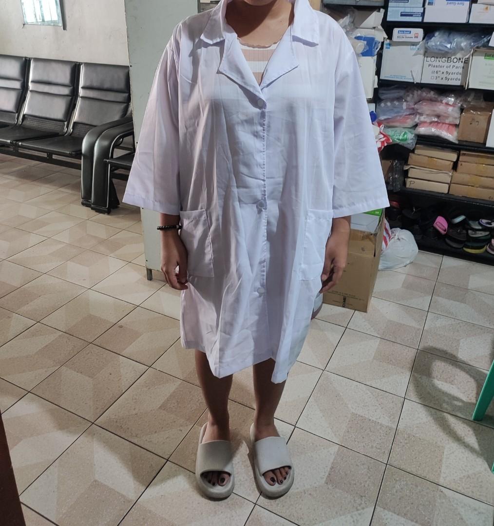 LAB GOWN (Category: Medical Supplies & Tools) located in Quezon City. Submitted by pjfalogme21 (Listing ID 1177559251, Image 2). Description: Available for pick up and delivery. We accept COD, Bank Transfer and Gcash payment. Pm for more details..