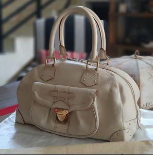 Lot 775 - A Louis Vuitton Suhali Le Talentueux handbag