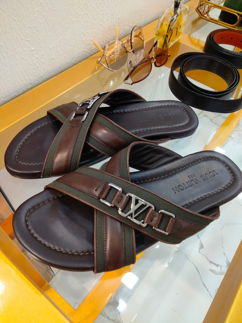 CLN SANDALS FOR SALE 500pesos, Men's Fashion, Footwear, Slippers & Slides  on Carousell