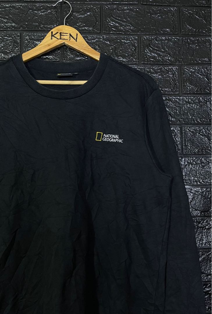 Nat Geo Crewneck, Men's Fashion, Coats, Jackets and Outerwear on Carousell